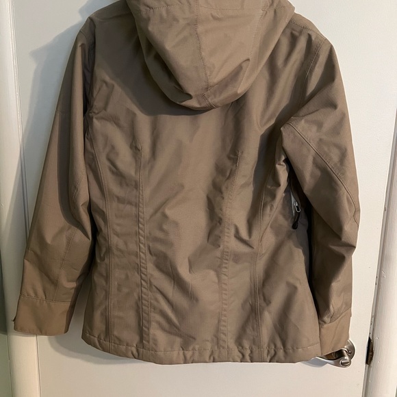 Columbia Womens Medium Ski/Snowboard winter jacket - Picture 3 of 4